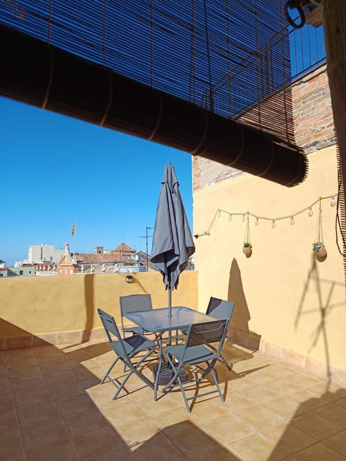 La Curiosa Del Casc Antic Apartman Tarragona Kültér fotó