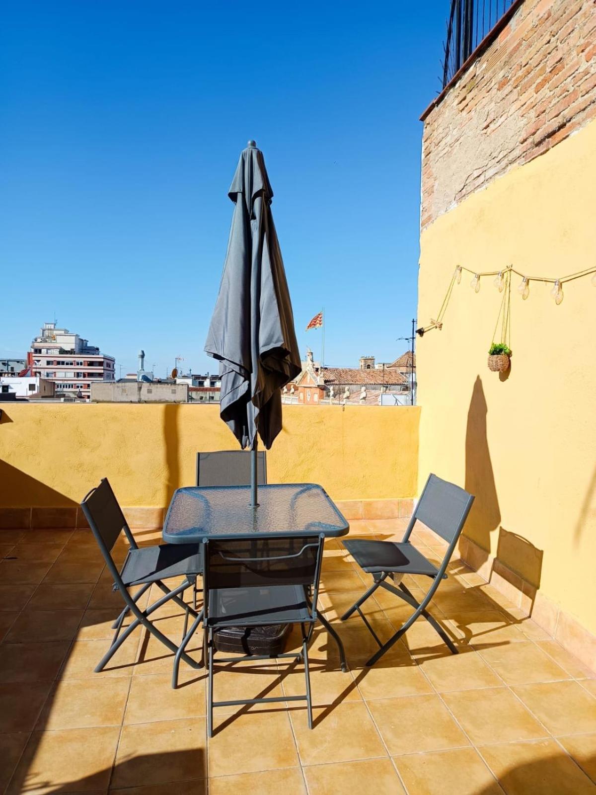 La Curiosa Del Casc Antic Apartman Tarragona Kültér fotó